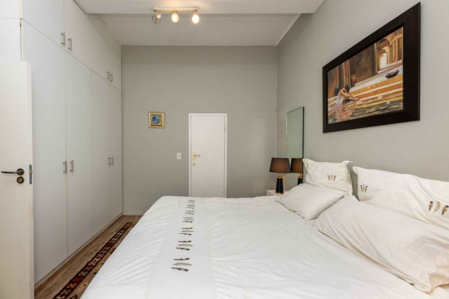 2 Bedroom Property for Sale in Sea Point Western Cape